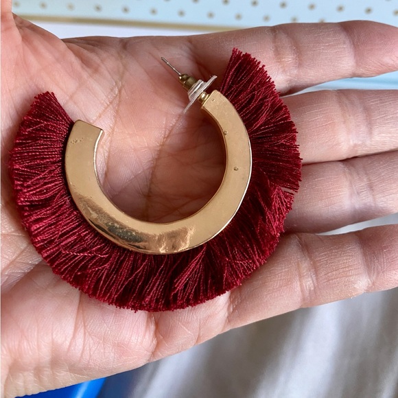 Express Burgundy colored fringed hoops - Picture 4 of 4